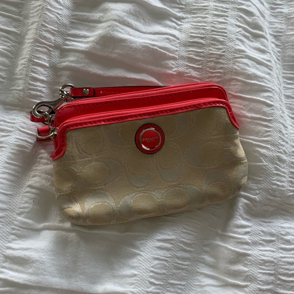 Coach wristlet - Picture 1 of 1